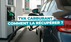 Une voiture fait le plein à une station-service. Le texte indique "TVA carburant, comment la récupérer ?", suggérant une discussion sur la comptabilisation de la TVA sur le carburant.