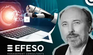Un bras robotique manipule un cadenas sur un écran d'ordinateur, symbolisant la sécurité et l'api intelligence artificielle. Un homme souriant est à droite.
