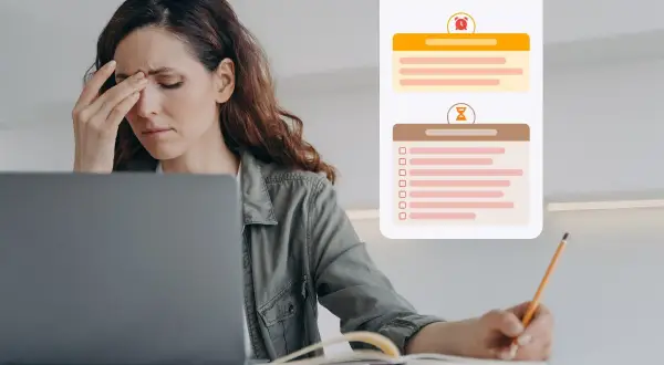 Femme stressée devant son ordinateur, préparant le kick off meeting. Une liste de tâches et un rappel visuels l'assaillent.