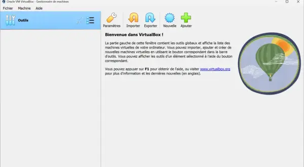 Interface de VirtualBox, le meilleur machine virtuelle, avec des icônes pour importer, exporter et ajouter des machines. Une montgolfière stylisée flotte dans un cercle.
